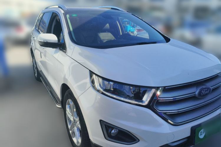 Used Ford Edge 2017 EcoBoost 245 Two-Wheel-Drive Sporty 7-Seater Front Right 45 Deg