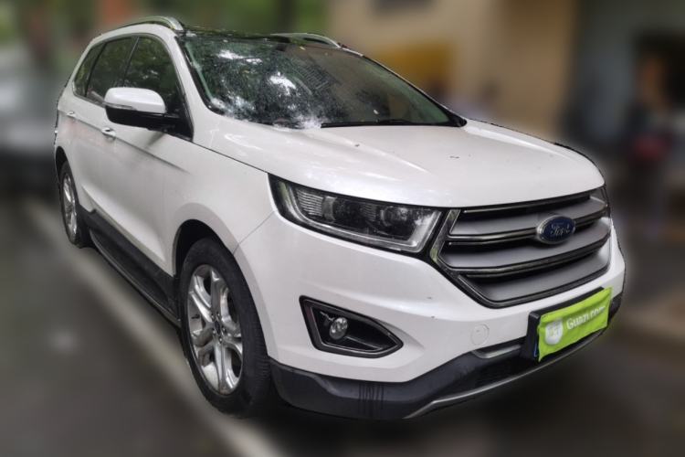 Used Ford Edge 2017 EcoBoost 245 Two-Wheel-Drive Sporty 7-Seater Front Right 45 Deg