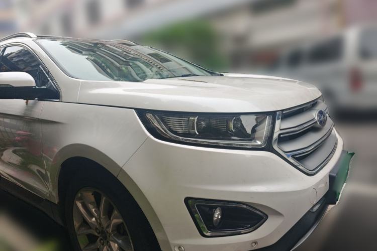 Used Ford Edge 2017 EcoBoost 245 Four-Wheel-Drive Flagship 7-Seater Front Right 45 Deg