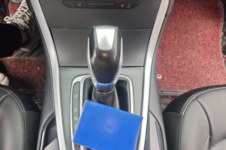 Used Ford Edge 2017 EcoBoost 245 Two-Drive Platinum Edition 5 Seats Gear Lever