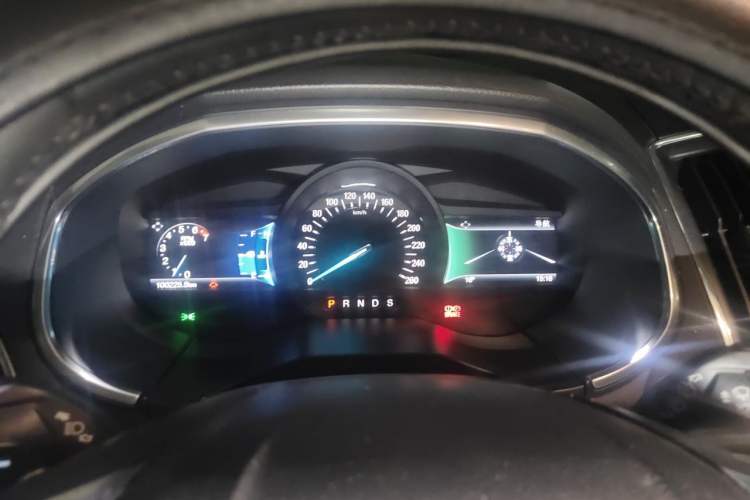 Used Ford Edge 2017 EcoBoost 245 Two-Wheel-Drive Sporty 7-Seater Instrument Cluster