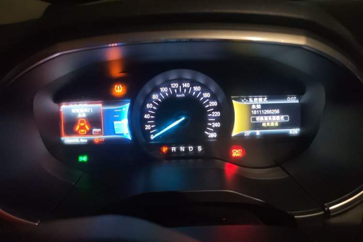 Used Ford Edge 2017 EcoBoost 245 Four-Wheel Drive Sporty 7-Seater Instrument Cluster
