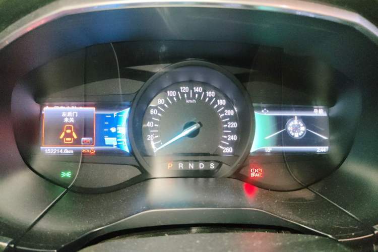 Used Ford Edge 2017 EcoBoost 245 Four-Wheel Drive Sporty 7-Seater Instrument Cluster