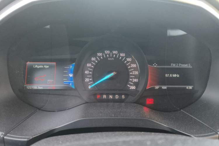 Used Ford Edge 2017 EcoBoost 245 Two-Wheel-Drive Sporty 7-Seater Instrument Cluster