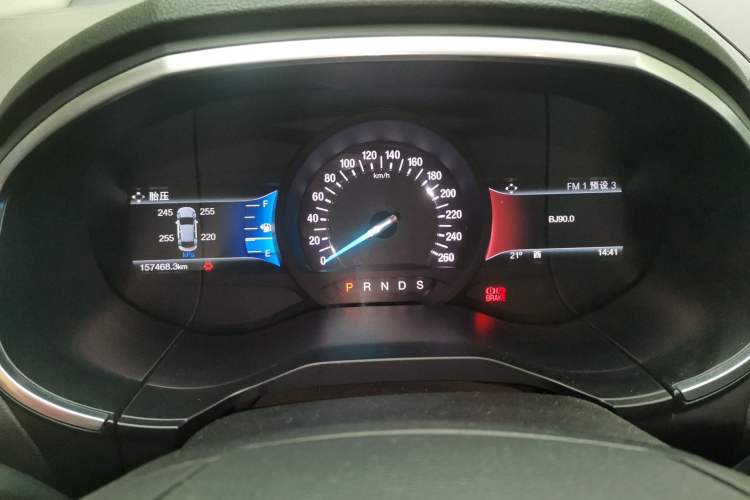 Used Ford Edge 2017 EcoBoost 245 Two-Wheel-Drive Sporty 7-Seater Instrument Cluster
