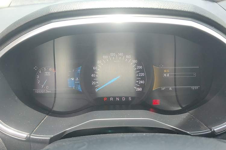 Used Ford Edge 2017 EcoBoost 245 Two-Wheel-Drive Sporty 7-Seater Instrument Cluster