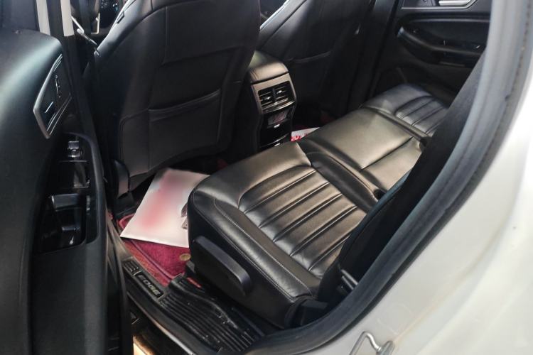 Used Ford Edge 2017 EcoBoost 245 Two-Drive Platinum Edition 5 Seats Interior 1