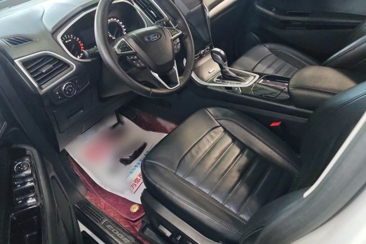 Used Ford Edge 2017 EcoBoost 245 Two-Drive Platinum Edition 5 Seats Interior 2