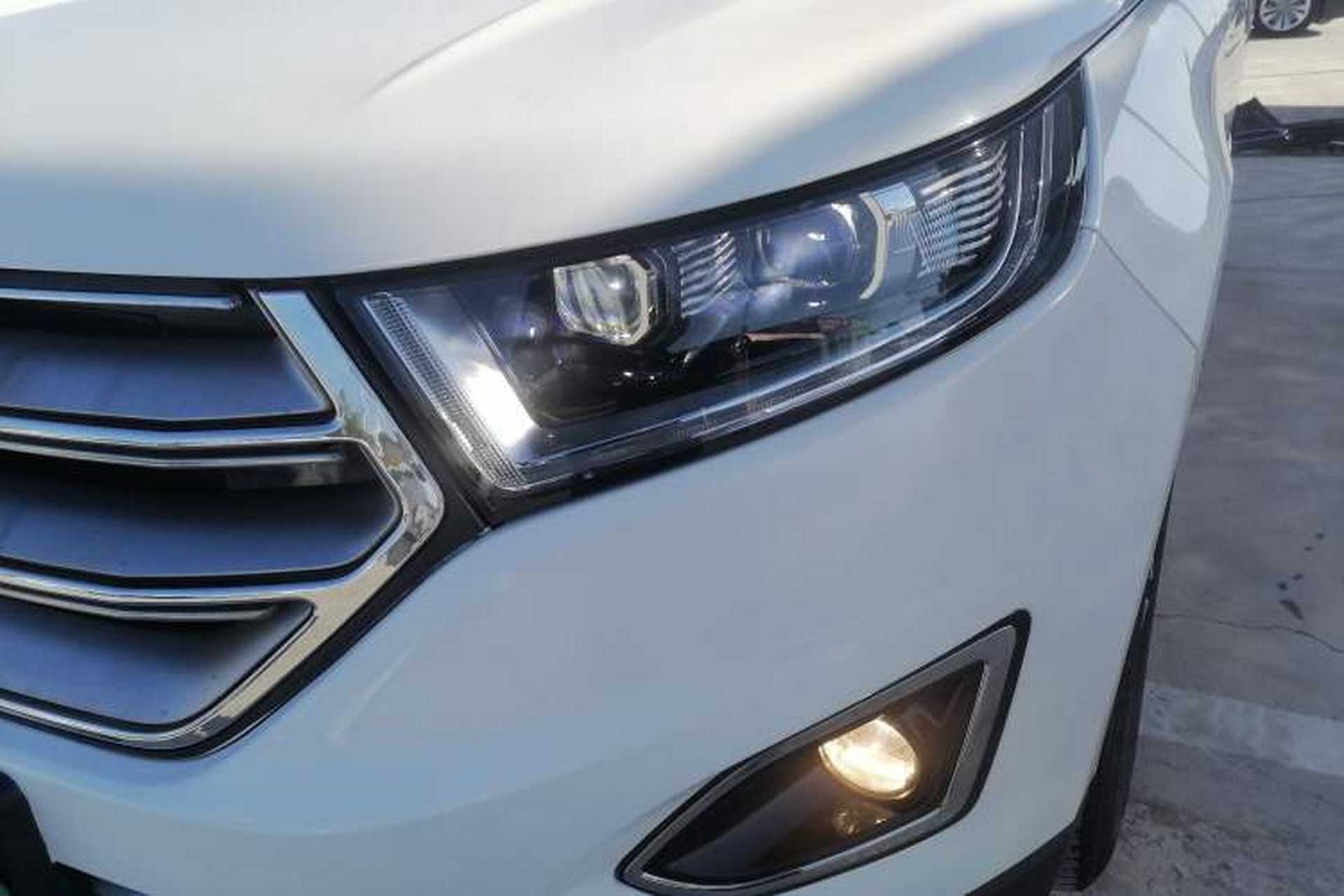Used Ford Edge 2017 EcoBoost 245 Two-Wheel-Drive Sporty 7-Seater Left Front Headlight