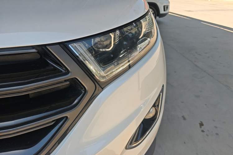 Used Ford Edge 2017 EcoBoost 245 Two-Wheel-Drive Sporty 7-Seater Left Front Headlight