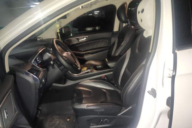 Used Ford Edge 2017 EcoBoost 245 Two-Wheel-Drive Sporty 7-Seater Left Front Seat