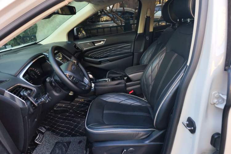 Used Ford Edge 2017 EcoBoost 245 Four-Wheel-Drive Flagship 7-Seater Left Front Seat
