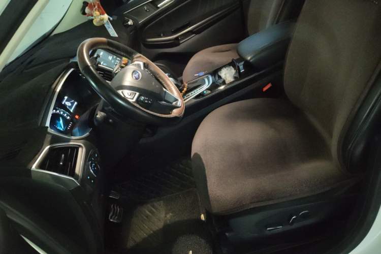 Used Ford Edge 2017 EcoBoost 245 Four-Wheel Drive Sporty 7-Seater Left Front Seat