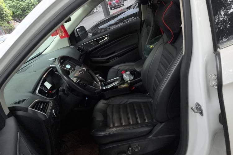 Used Ford Edge 2017 EcoBoost 245 Two-Wheel-Drive Sporty 7-Seater Left Front Seat