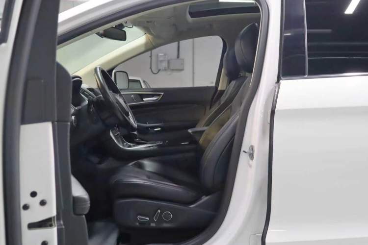 Used Ford Edge 2017 EcoBoost 245 Four-Wheel-Drive Flagship 7-Seater Left Front Seat
