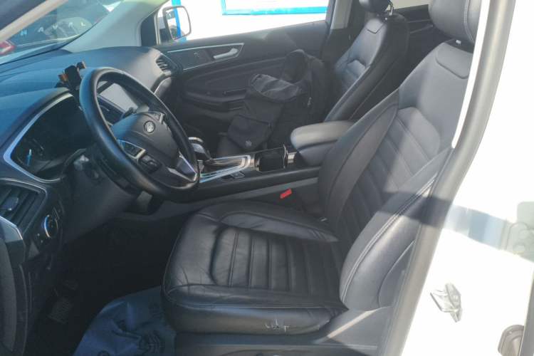 Used Ford Edge 2017 EcoBoost 245 Two-Wheel-Drive Sporty 7-Seater Left Front Seat