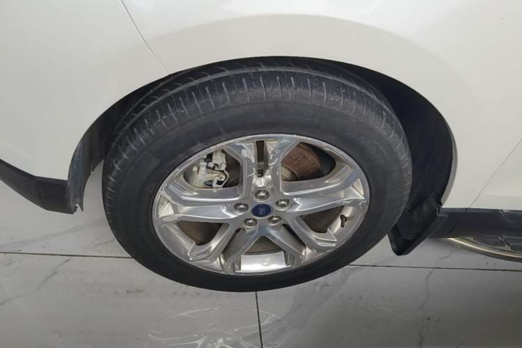 Used Ford Edge 2017 EcoBoost 245 Four-Wheel Drive Sporty 7-Seater Left Front Wheel Hub