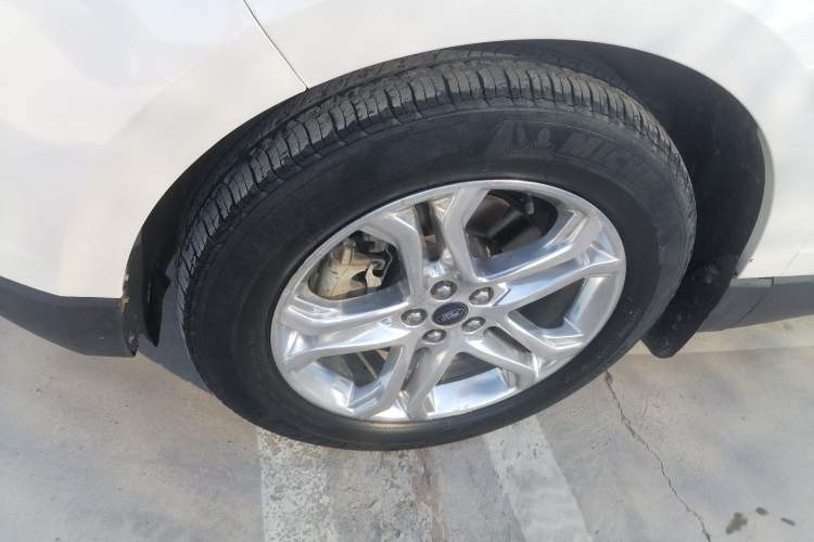 Used Ford Edge 2017 EcoBoost 245 Two-Wheel-Drive Sporty 7-Seater Left Front Wheel Hub