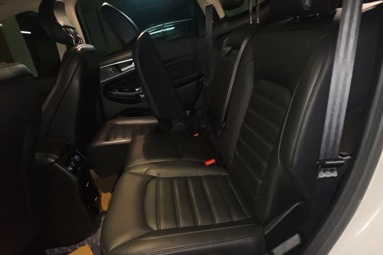 Used Ford Edge 2017 EcoBoost 245 Four-Wheel Drive Sporty 7-Seater Left Rear Seat