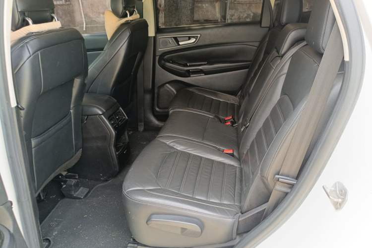Used Ford Edge 2017 EcoBoost 245 Two-Drive Platinum Edition 5 Seats Left Rear Seat