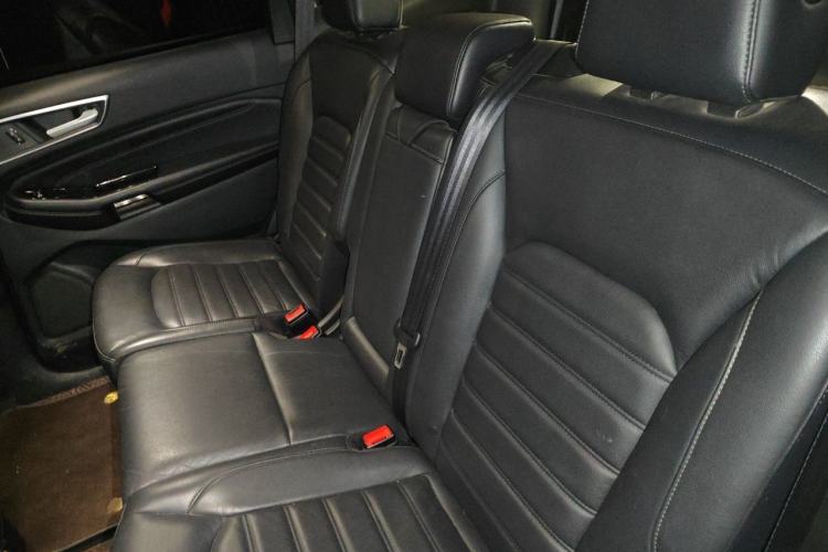 Used Ford Edge 2017 EcoBoost 245 Two-Wheel-Drive Sporty 7-Seater Left Rear Seat