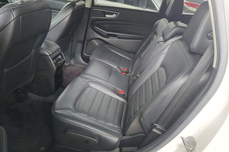 Used Ford Edge 2017 EcoBoost 245 Four-Wheel Drive Sporty 7-Seater Left Rear Seat
