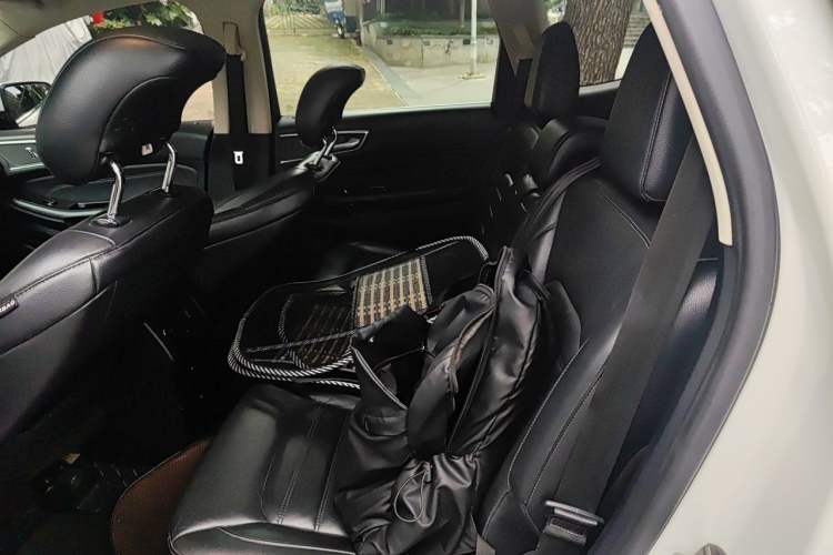 Used Ford Edge 2017 EcoBoost 245 Four-Wheel Drive Sporty 7-Seater Left Rear Seat