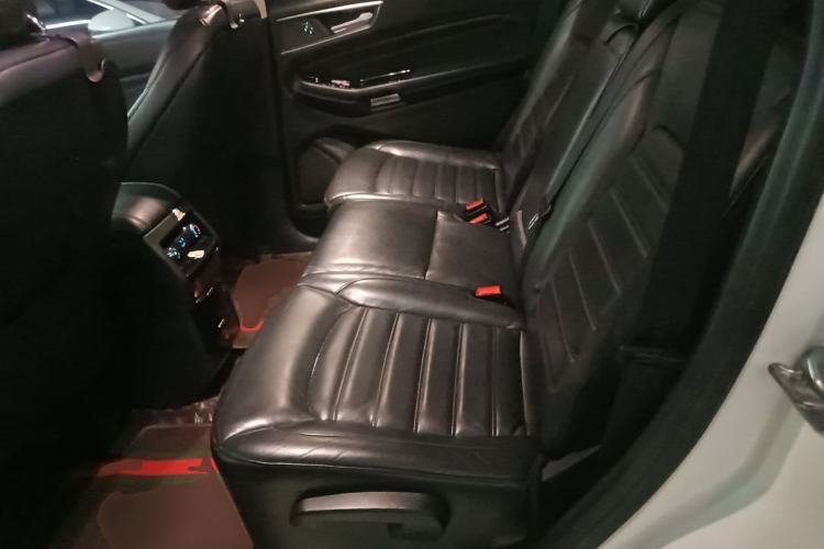 Used Ford Edge 2017 EcoBoost 245 Two-Wheel-Drive Sporty 7-Seater Left Rear Seat