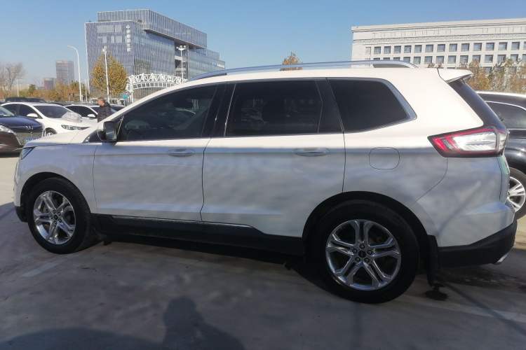 Used Ford Edge 2017 EcoBoost 245 Two-Wheel-Drive Sporty 7-Seater Left Side