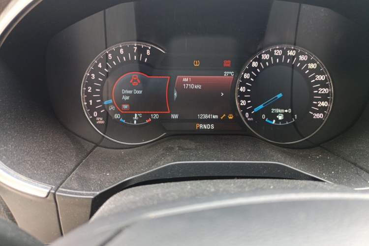 Used Ford Edge 2017 EcoBoost 245 Four-Wheel-Drive Flagship 7-Seater Odometer Close Up