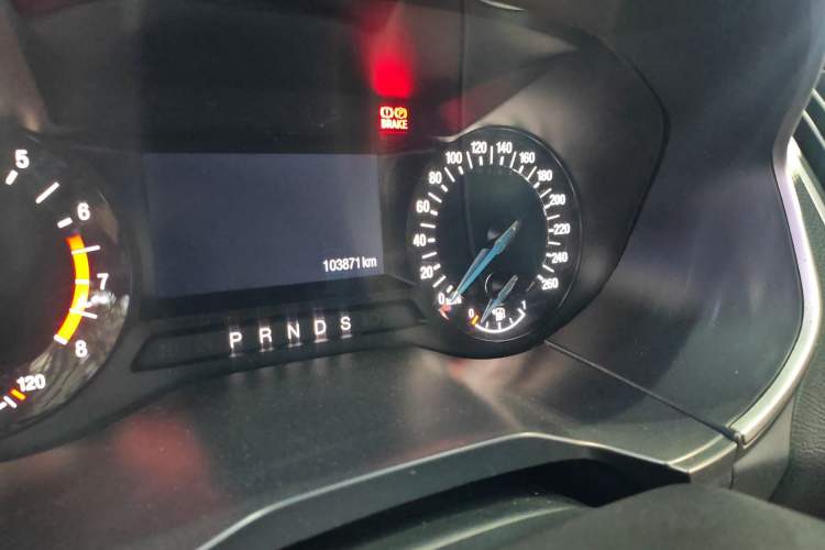 Used Ford Edge 2017 EcoBoost 245 Two-Drive Platinum Edition 5 Seats Odometer Close Up