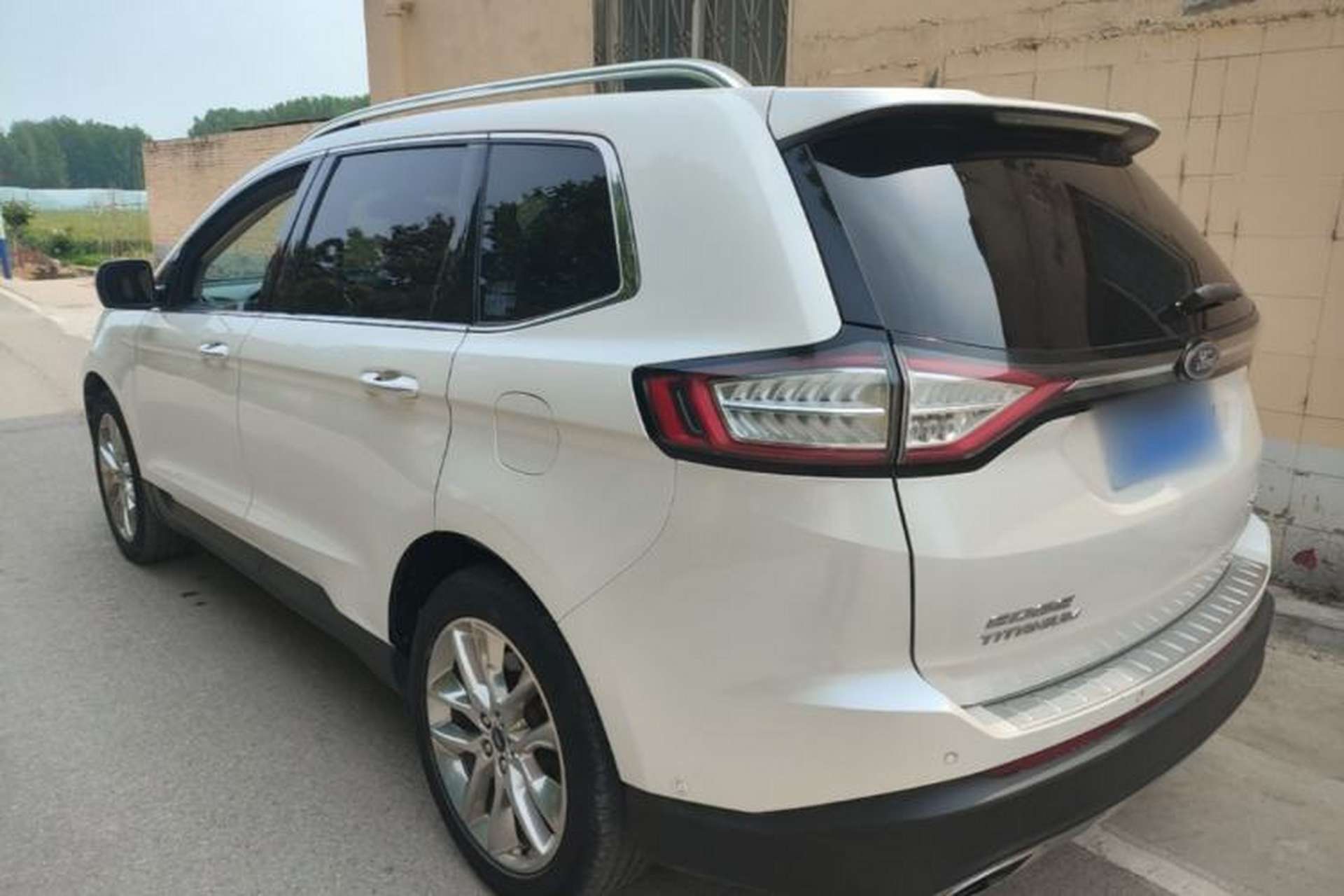 Used Ford Edge 2017 EcoBoost 245 Four-Wheel-Drive Flagship 7-Seater Rear Left 45 Deg