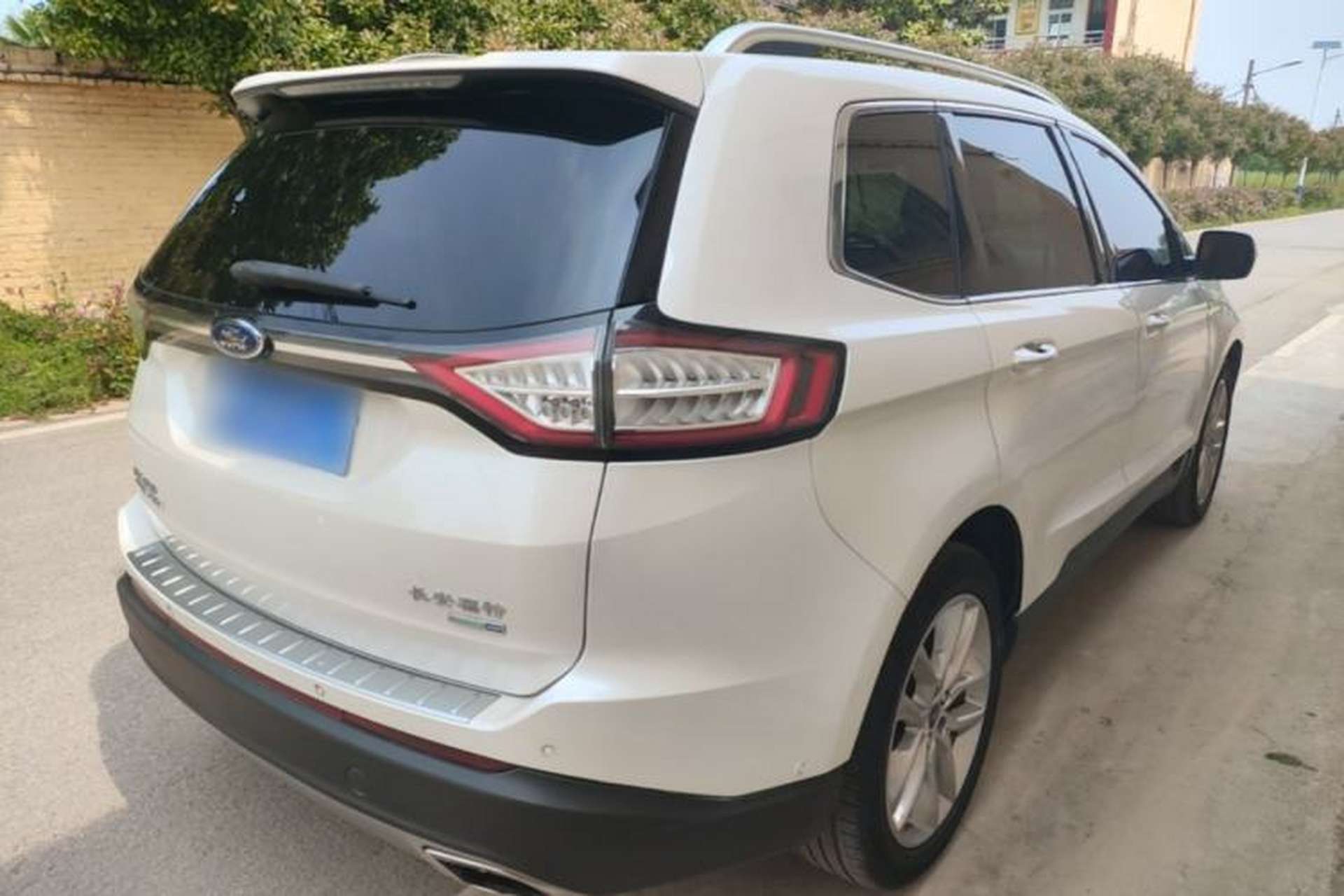 Used Ford Edge 2017 EcoBoost 245 Four-Wheel-Drive Flagship 7-Seater Rear Right 45 Deg