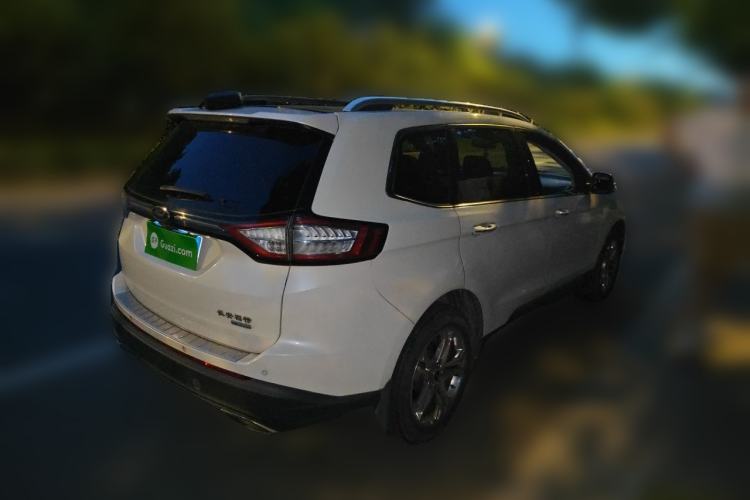 Used Ford Edge 2017 EcoBoost 245 Two-Wheel-Drive Sporty 7-Seater Rear Right 45 Deg