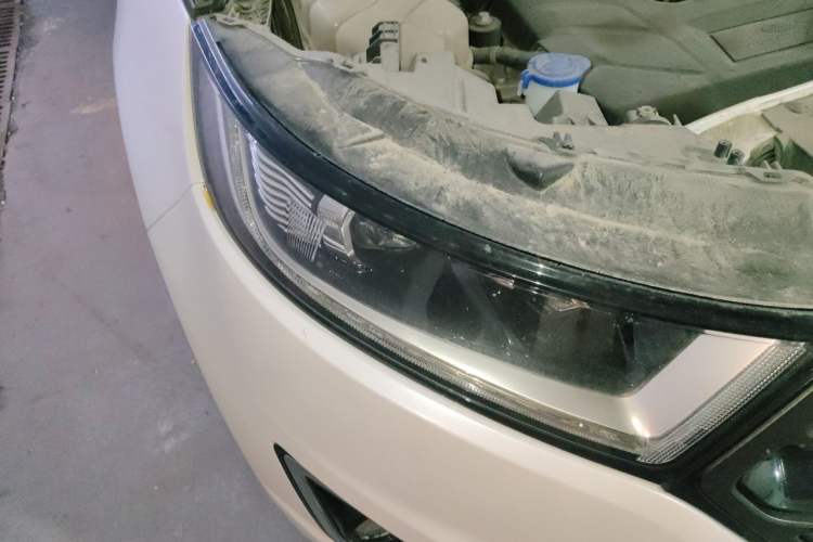 Used Ford Edge 2017 EcoBoost 245 Four-Wheel Drive Sporty 7-Seater Right Front Headlight