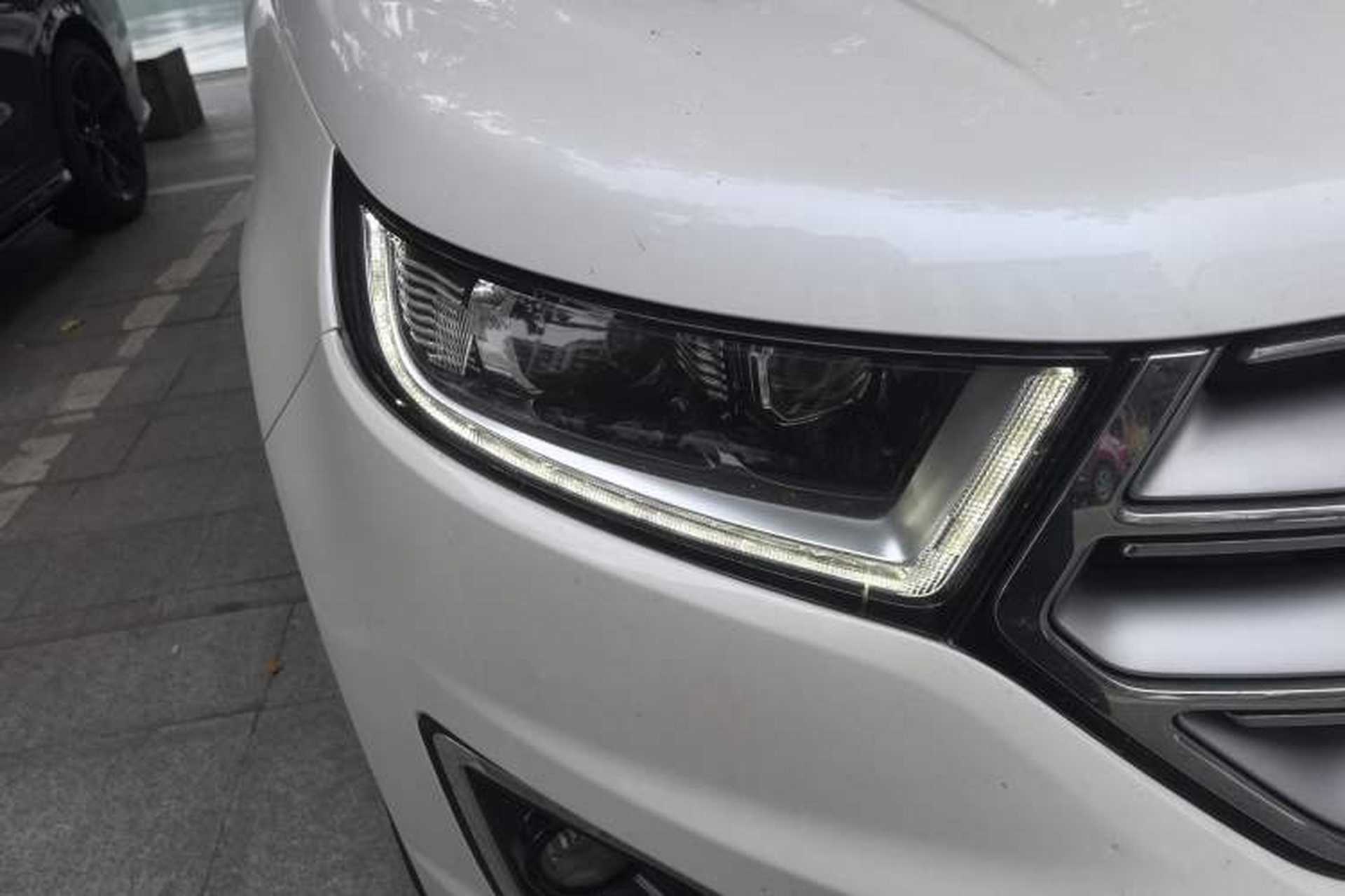Used Ford Edge 2017 EcoBoost 245 Two-Wheel-Drive Sporty 7-Seater Right Front Headlight