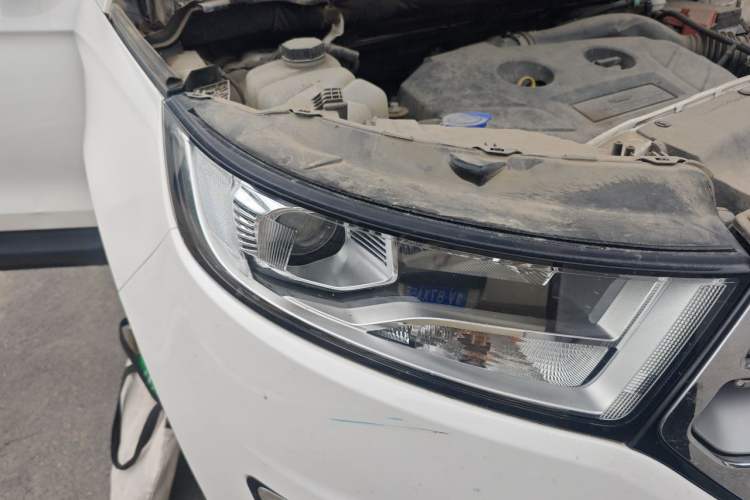 Used Ford Edge 2017 EcoBoost 245 Two-Drive Platinum Edition 5 Seats Right Front Headlight