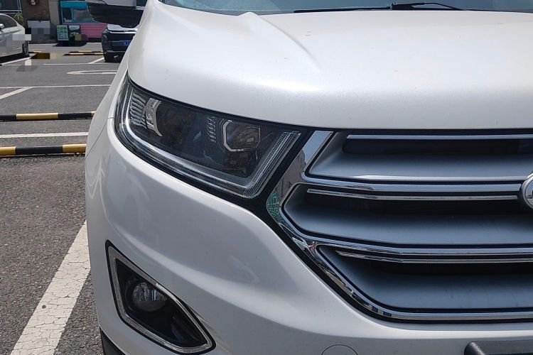 Used Ford Edge 2017 EcoBoost 245 Two-Wheel-Drive Sporty 7-Seater Right Front Headlight