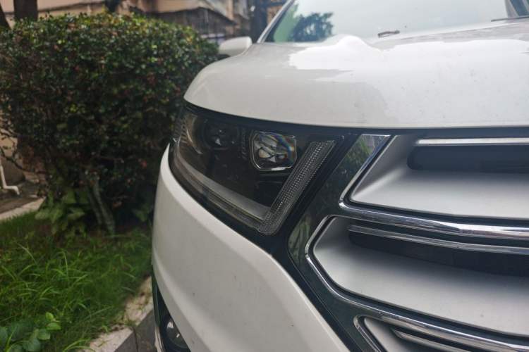 Used Ford Edge 2017 EcoBoost 245 Four-Wheel-Drive Flagship 7-Seater Right Front Headlight