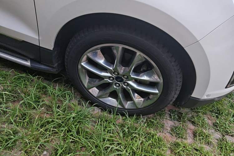 Used Ford Edge 2017 EcoBoost 245 Four-Wheel-Drive Flagship 7-Seater Right Front Wheel Hub