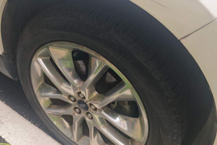 Used Ford Edge 2017 EcoBoost 245 Four-Wheel-Drive Flagship 7-Seater Right Front Wheel Hub