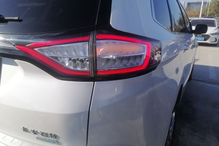 Used Ford Edge 2017 EcoBoost 245 Two-Wheel-Drive Sporty 7-Seater Right Rear Taillight