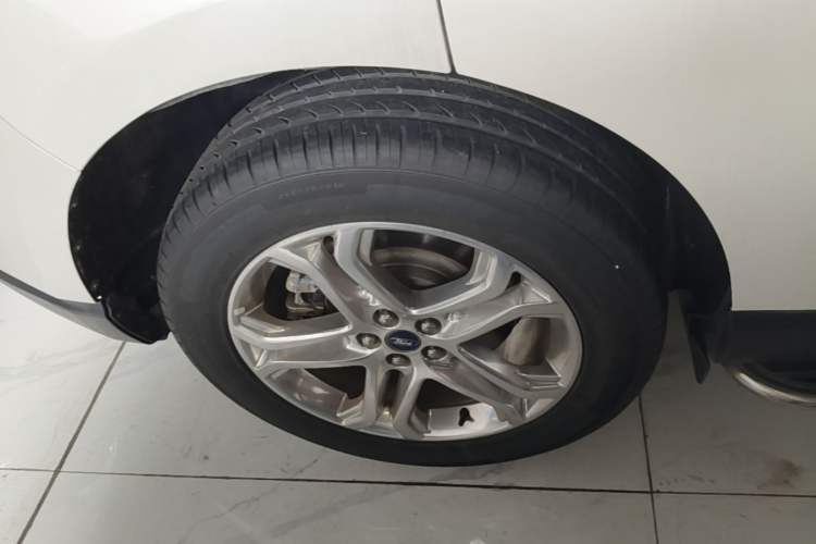Used Ford Edge 2017 EcoBoost 245 Four-Wheel Drive Sporty 7-Seater Right Rear Wheel Hub