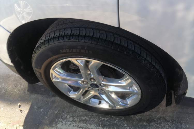 Used Ford Edge 2017 EcoBoost 245 Two-Wheel-Drive Sporty 7-Seater Right Rear Wheel Hub