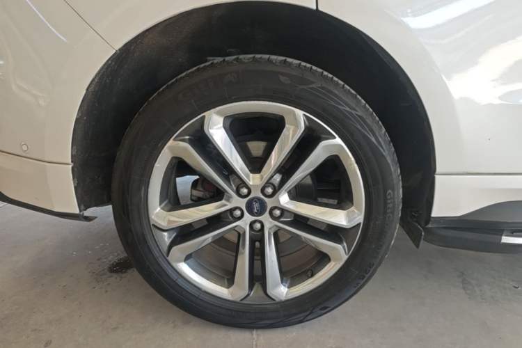 Used Ford Edge 2017 EcoBoost 245 Two-Wheel-Drive Sporty 7-Seater Right Rear Wheel Hub