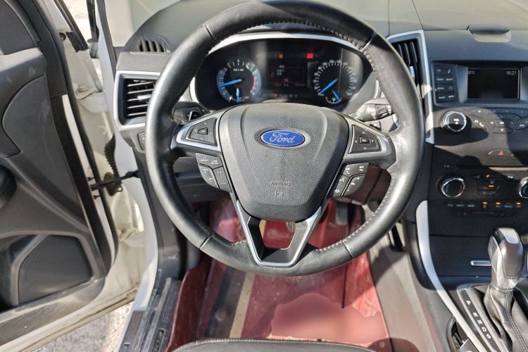 Used Ford Edge 2017 EcoBoost 245 Two-Drive Platinum Edition 5 Seats Steering Wheel