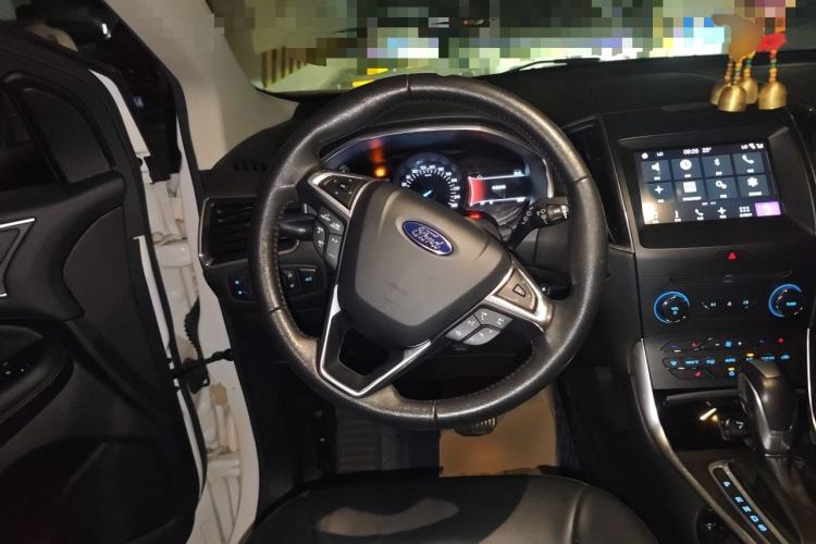 Used Ford Edge 2017 EcoBoost 245 Four-Wheel Drive Sporty 7-Seater Steering Wheel