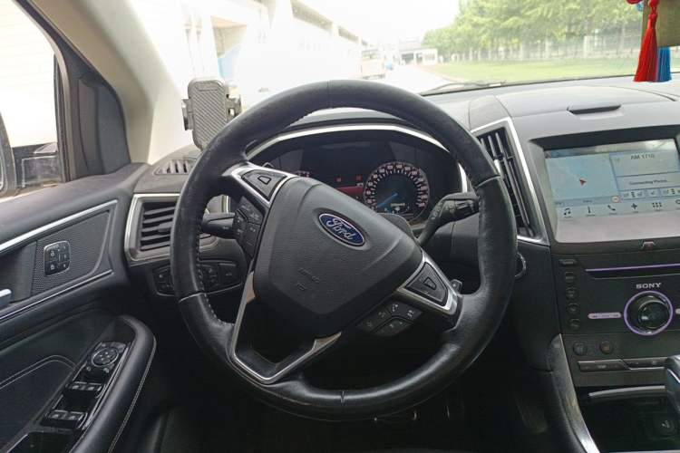 Used Ford Edge 2017 EcoBoost 245 Four-Wheel-Drive Flagship 7-Seater Steering Wheel