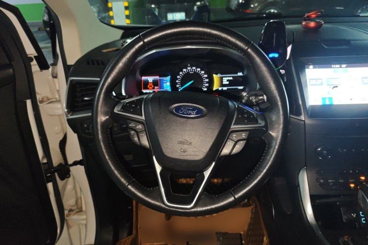 Used Ford Edge 2017 EcoBoost 245 Four-Wheel Drive Sporty 7-Seater Steering Wheel