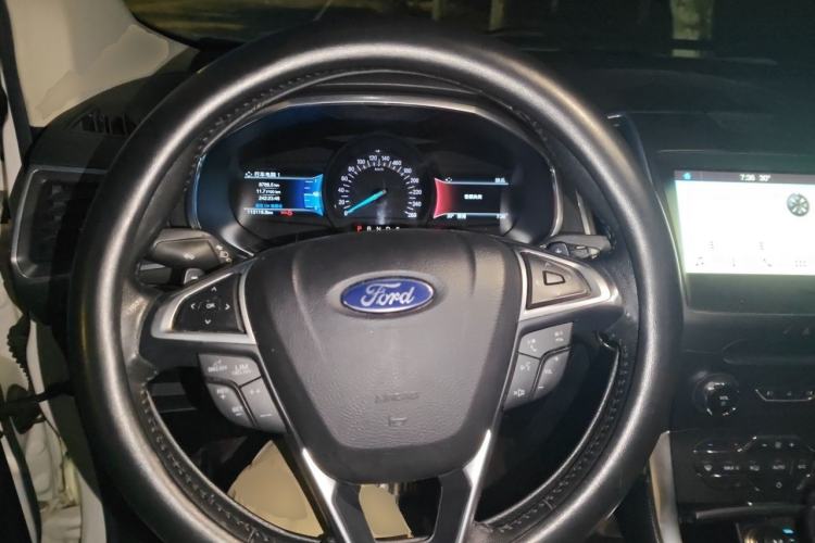 Used Ford Edge 2017 EcoBoost 245 Two-Wheel-Drive Sporty 7-Seater Steering Wheel